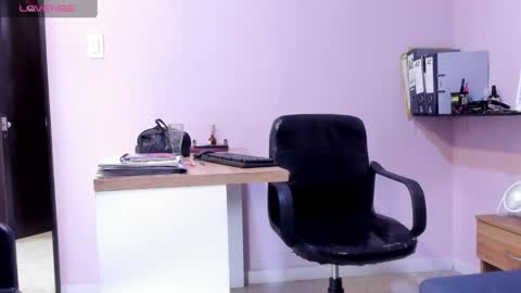 Snapshot of milenahot_69 chatting on February 27, 2025, 6:20 pm Milena online show from February 27, 2025, 6:20 pm