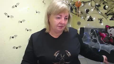 Milena online show from October 19, 2025, 5:08 am