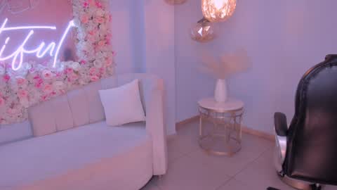 Snapshot of mileycruz_ chatting on December 7, 2024, 9:39 am Miley Cruz IG miley model23 online show from December 7, 2024, 9:39 am