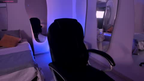 Snapshot of mileycruz_ chatting on December 13, 2024, 4:00 am Miley Cruz IG miley model23 online show from December 13, 2024, 4:00 am