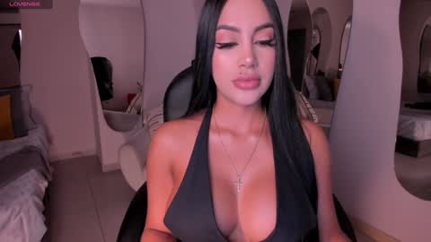 Snapshot of mileycruz_ chatting on January 23, 2025, 3:05 am Miley Cruz IG miley model23 online show from January 23, 2025, 3:05 am