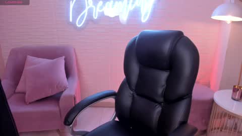 Snapshot of mileycruz_ chatting on January 28, 2025, 4:39 am Miley Cruz IG miley model23 online show from January 28, 2025, 4:39 am