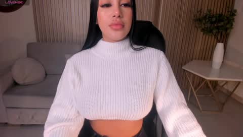 Snapshot of mileycruz_ chatting on February 18, 2025, 3:10 am Miley Cruz IG miley model23 online show from February 18, 2025, 3:10 am