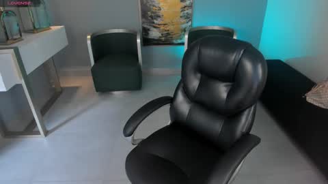 Snapshot of mileycruz_ chatting on September 15, 2025, 7:47 pm Miley Cruz IG miley model23 online show from September 15, 2025, 7:47 pm