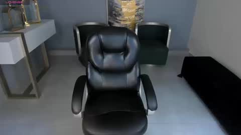 Snapshot of mileycruz_ chatting on September 19, 2025, 9:26 pm Miley Cruz IG miley model23 online show from September 19, 2025, 9:26 pm