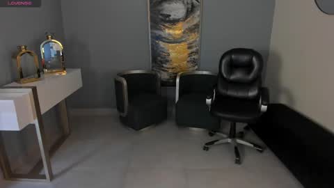 Snapshot of mileycruz_ chatting on October 6, 2025, 11:18 am Miley Cruz IG miley model23 online show from October 6, 2025, 11:18 am