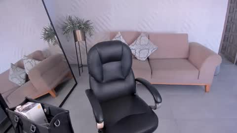 Snapshot of mileycruz_ chatting on October 11, 2025, 7:12 pm Miley Cruz IG miley model23 online show from October 11, 2025, 7:12 pm