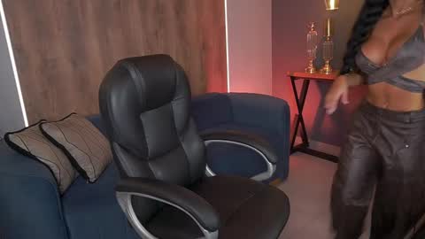 Snapshot of mileycruz_ chatting on October 31, 2025, 8:54 pm Miley Cruz IG miley model23 online show from October 31, 2025, 8:54 pm