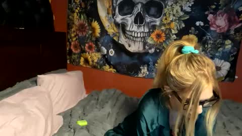 milf4everjenna online show from February 23, 2026, 9:34 pm