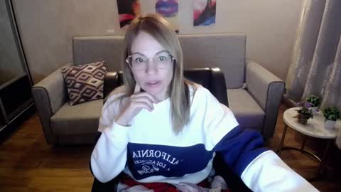 Snapshot of milf_for_u777 chatting on September 29, 2025, 1:27 pm milf_for_u777 online show from September 29, 2025, 1:27 pm