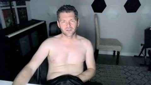 milf_hunter567 online show from October 25, 2025, 5:40 pm