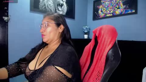 Snapshot of milf_latinn chatting on September 8, 2025, 3:33 pm milf latinn online show from September 8, 2025, 3:33 pm