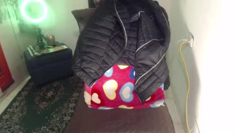 Snapshot of milf_valeria chatting on September 18, 2025, 3:03 pm Valeria online show from September 18, 2025, 3:03 pm