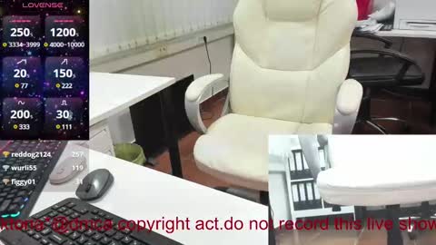 Snapshot of milf_viktoria chatting on December 16, 2024, 3:00 pm Viktoria online show from December 16, 2024, 3:00 pm