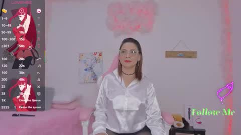 Aura  online show from November 30, 2025, 2:15 am