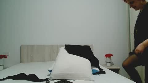 Milfsupreme online show from March 5, 2025, 3:51 pm