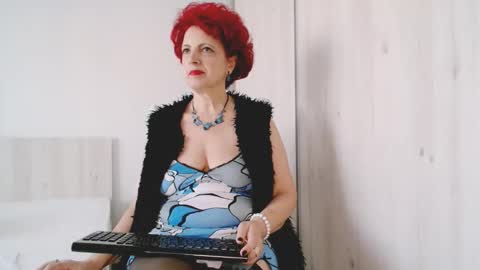 Milfsupreme online show from November 24, 2025, 1:00 pm