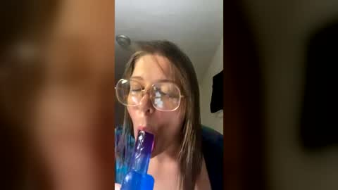milfmamapeach online show from July 28, 2026, 1:56 am