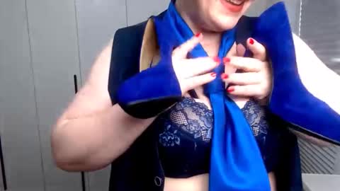 Snapshot of milfscarlette chatting on September 11, 2025, 4:12 am MilfScarlette online show from September 11, 2025, 4:12 am