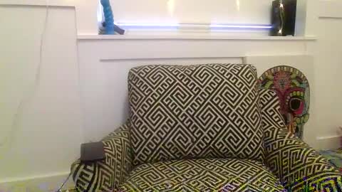 Snapshot of milfxx333 chatting on October 7, 2025, 5:21 pm milfxx333 online show from October 7, 2025, 5:21 pm