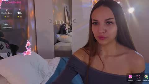 Milana online show from November 19, 2025, 2:22 am