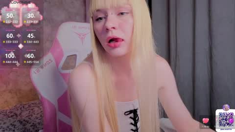 Milia online show from April 16, 2026, 9:04 pm