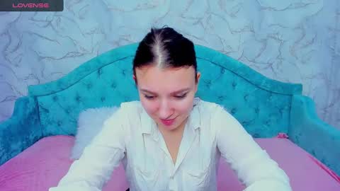 Snapshot of milinafox chatting on February 7, 2025, 4:27 am milinafox online show from February 7, 2025, 4:27 am