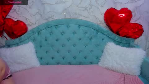 Snapshot of milinafox chatting on February 26, 2025, 1:21 am milinafox online show from February 26, 2025, 1:21 am