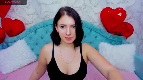 Snapshot of milinafox chatting on March 2, 2025, 6:37 am milinafox online show from March 2, 2025, 6:37 am