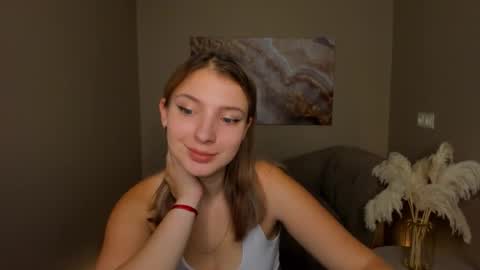 Snapshot of milinafox chatting on September 22, 2025, 1:18 am milinafox online show from September 22, 2025, 1:18 am