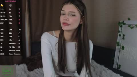 Snapshot of milisa_sweeti chatting on May 5, 2026, 9:34 pm Milisa online show from May 5, 2026, 9:34 pm