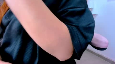 milk_zafira online show from November 9, 2025, 12:20 am