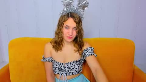 milkablond online show from December 30, 2024, 10:45 pm