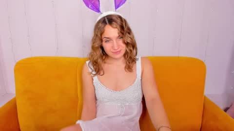 milkablond online show from January 4, 2025, 6:19 am