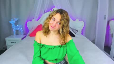 milkablond online show from January 27, 2025, 12:43 am