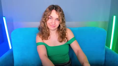 milkablond online show from February 17, 2025, 7:04 am