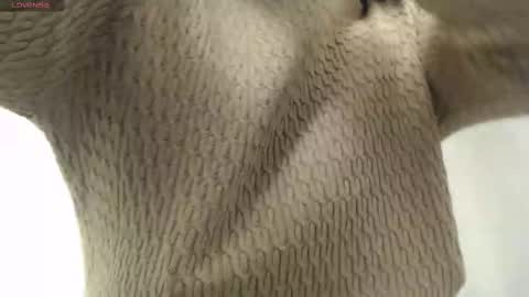 Snapshot of milker_amira chatting on February 11, 2025, 12:58 pm Amira online show from February 11, 2025, 12:58 pm