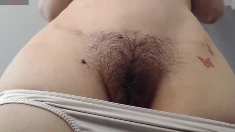 Snapshot of milker_amira chatting on February 26, 2025, 7:16 pm Amira online show from February 26, 2025, 7:16 pm