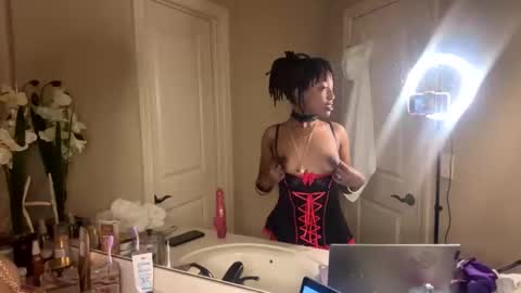 Snapshot of milkmarie123 chatting on November 23, 2025, 9:47 pm milkmarie online show from November 23, 2025, 9:47 pm