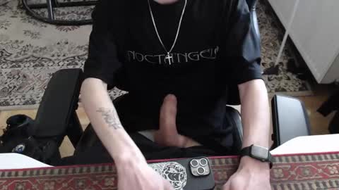 milkmeup_thick online show from April 25, 2026, 2:25 pm