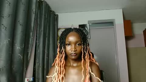 Snapshot of milkmint_ chatting on February 9, 2026, 7:34 am Softluxe online show from February 9, 2026, 7:34 am