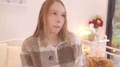 milky_0 online show from May 24, 2026, 7:08 pm
