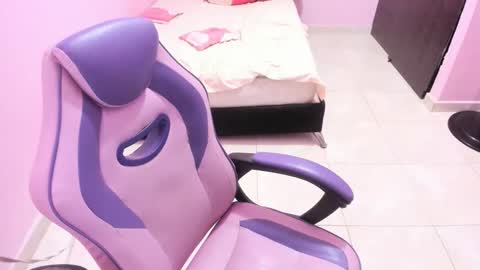 Snapshot of milky__boobs69 chatting on November 9, 2025, 12:25 pm vale online show from November 9, 2025, 12:25 pm