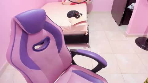 Snapshot of milky__boobs69 chatting on November 26, 2025, 7:48 pm vale online show from November 26, 2025, 7:48 pm