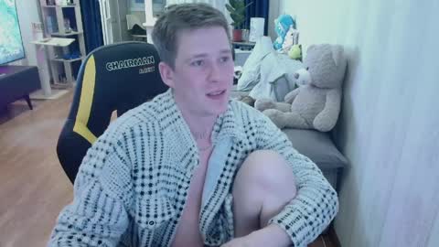 Mark and Elsa  online show from March 29, 2026, 2:33 am