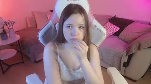 Ula online show from November 20, 2025, 4:40 pm