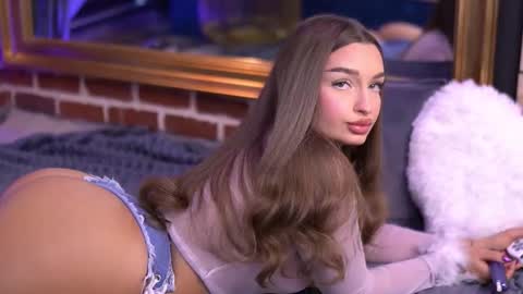 Milla online show from November 26, 2025, 7:09 am