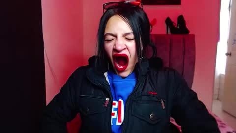 Snapshot of millacounisslosexanal chatting on October 1, 2025, 12:55 pm Violeta online show from October 1, 2025, 12:55 pm