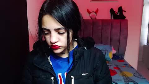 Snapshot of millacounisslosexanal chatting on October 8, 2025, 1:20 pm Violeta online show from October 8, 2025, 1:20 pm