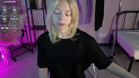 Snapshot of millaholt chatting on October 1, 2025, 1:44 am Hello Im Mila online show from October 1, 2025, 1:44 am